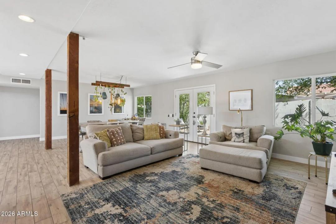 Real Estate Picture 16