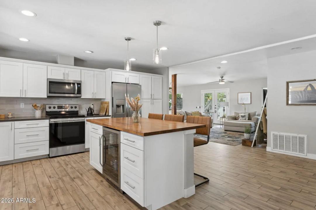 Real Estate Picture 21