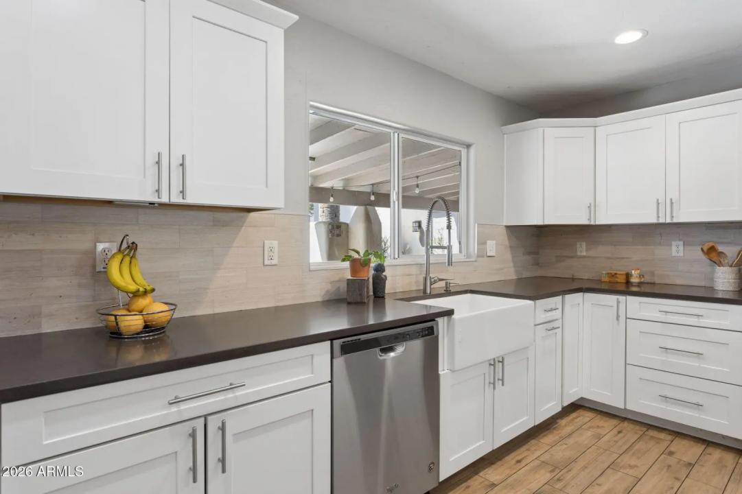 Real Estate Picture 22