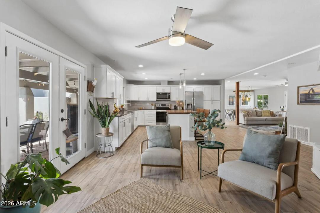 Real Estate Picture 24