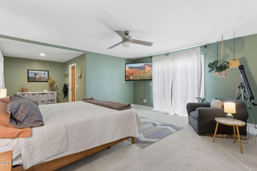 Real Estate Picture 25