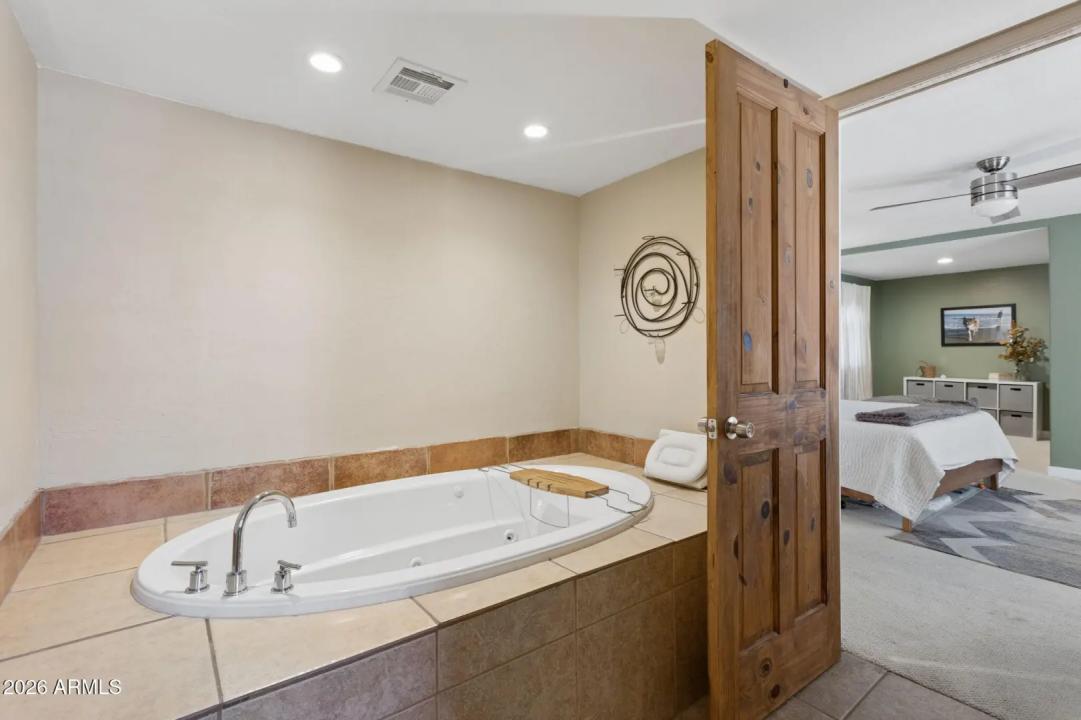 Real Estate Picture 30