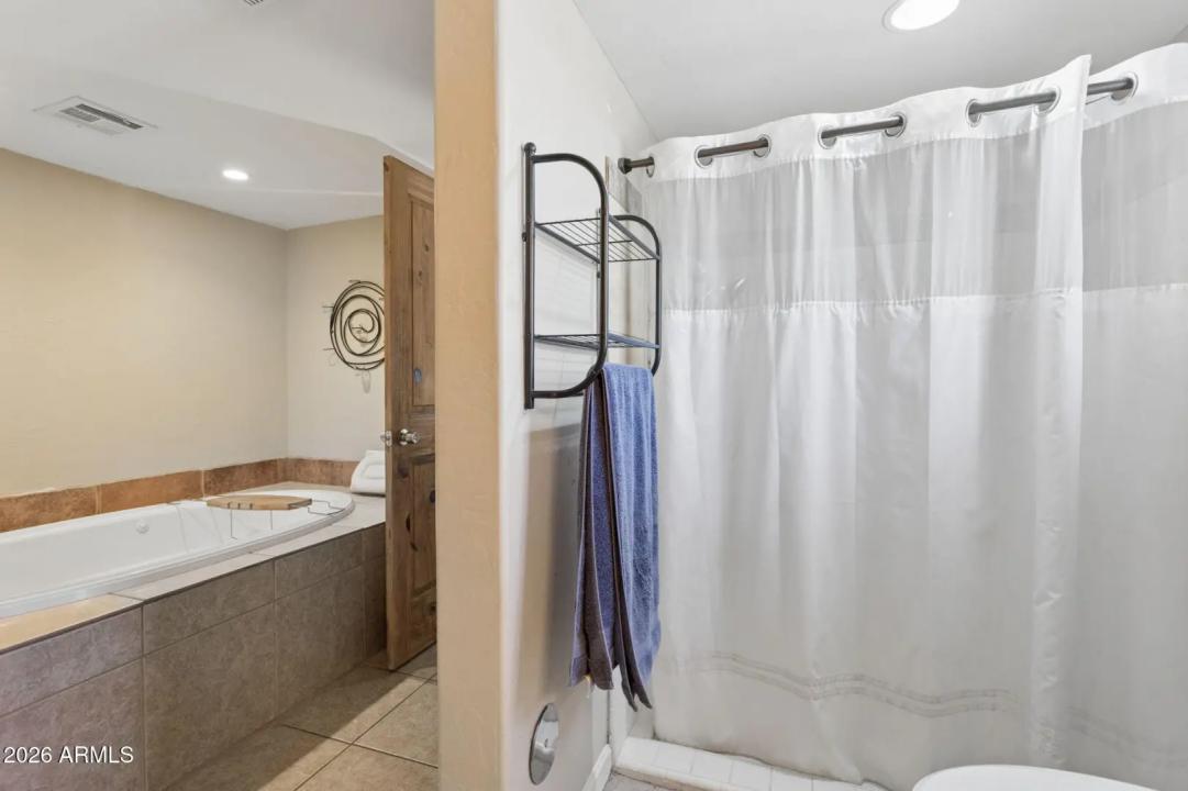 Real Estate Picture 32