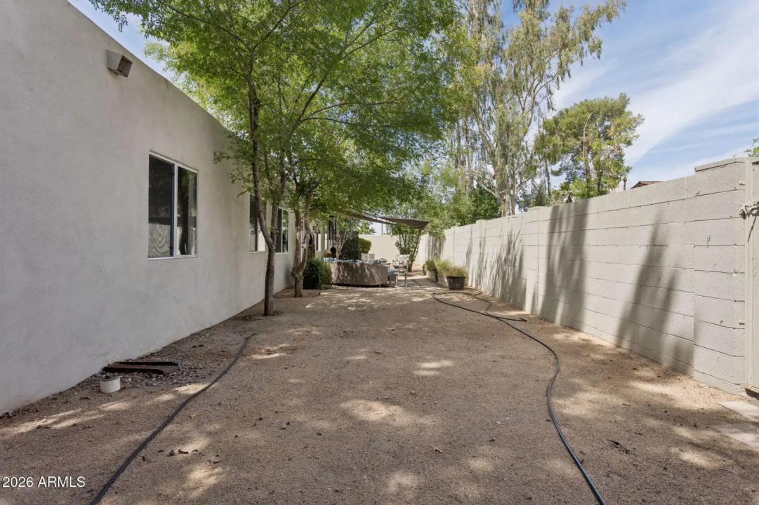 Real Estate Picture 42