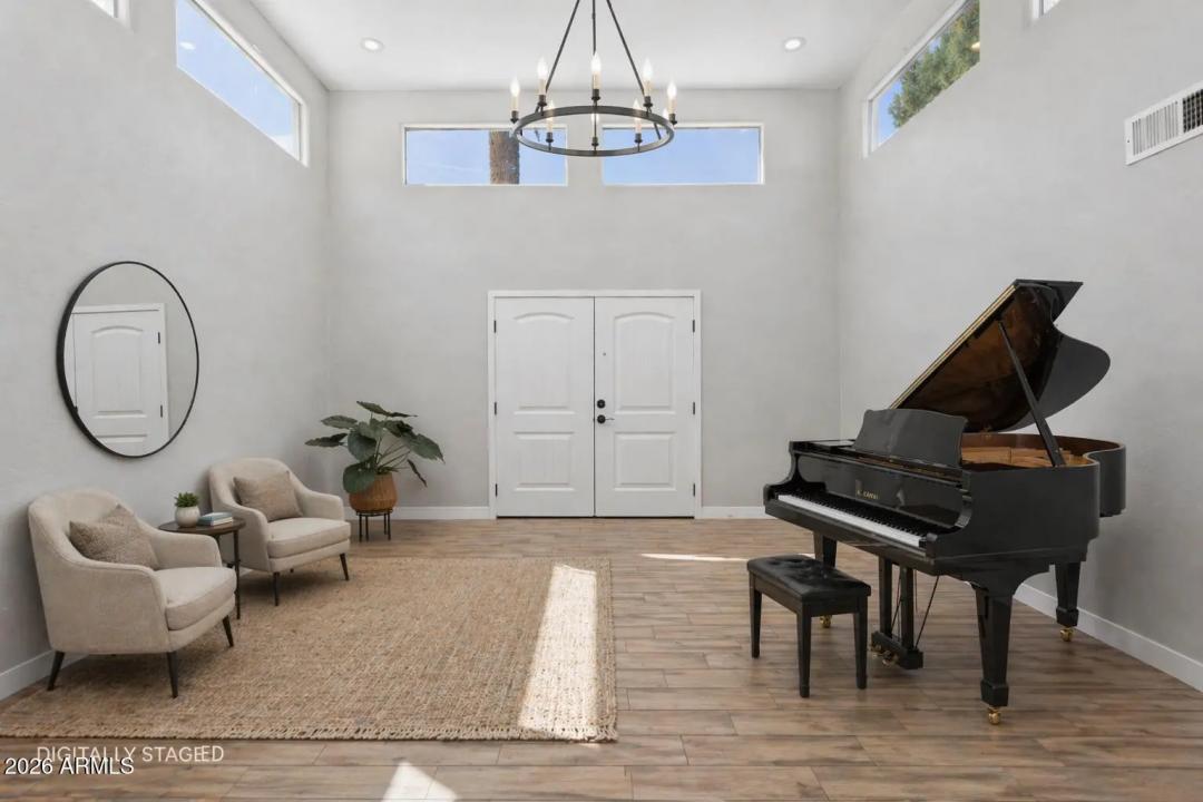 Real Estate Picture 5