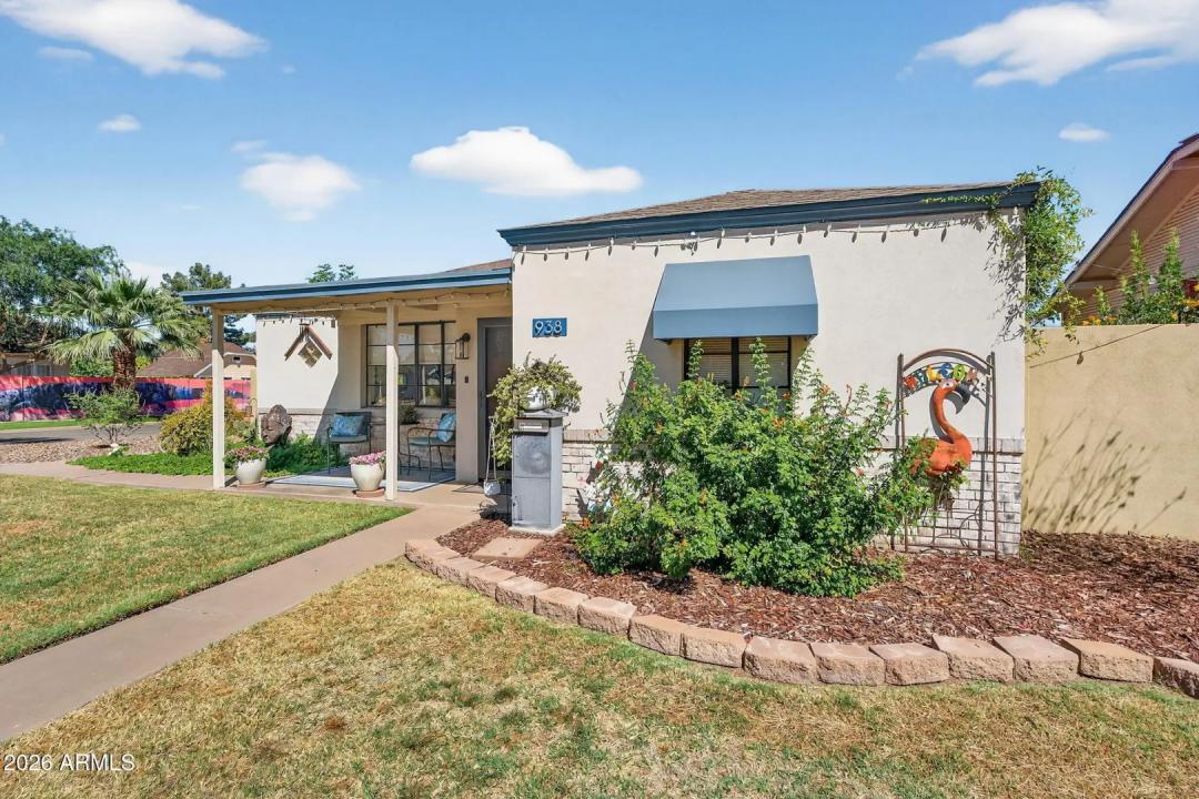 Real Estate Picture 3