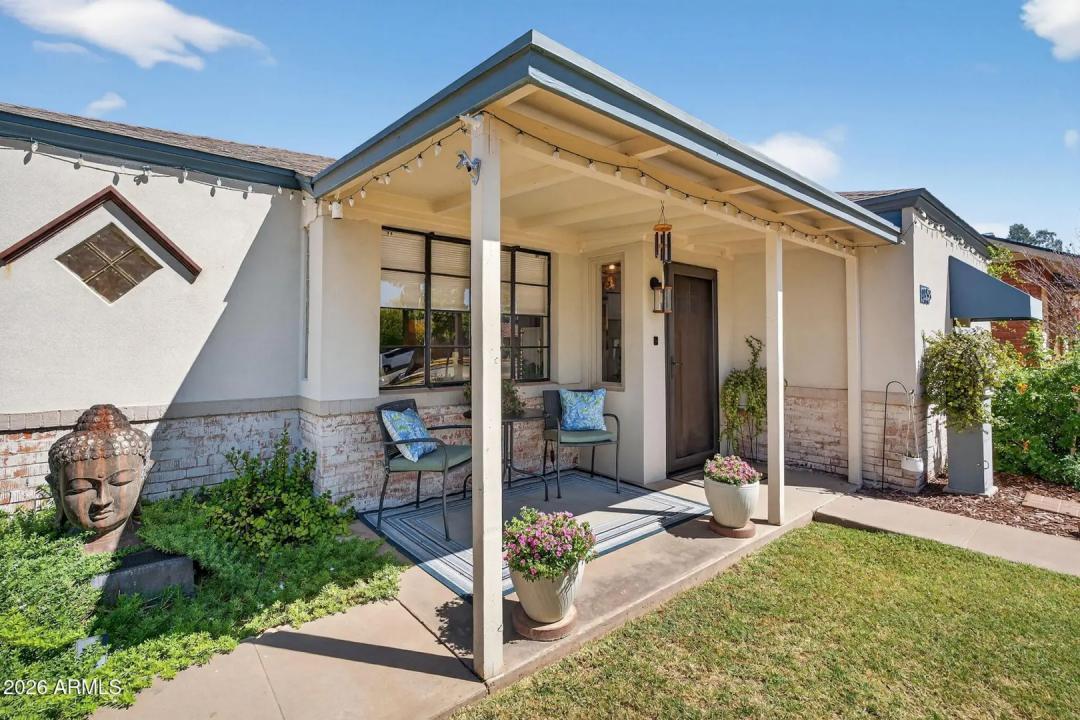 Real Estate Picture 4