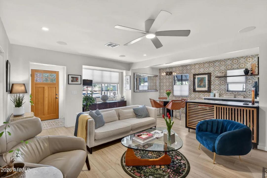 Real Estate Picture 10