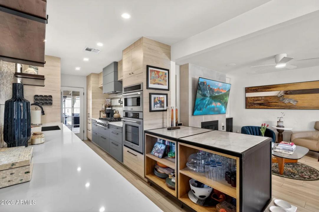 Real Estate Picture 13