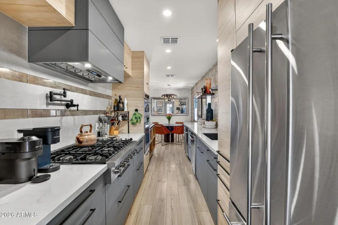 Real Estate Picture 15