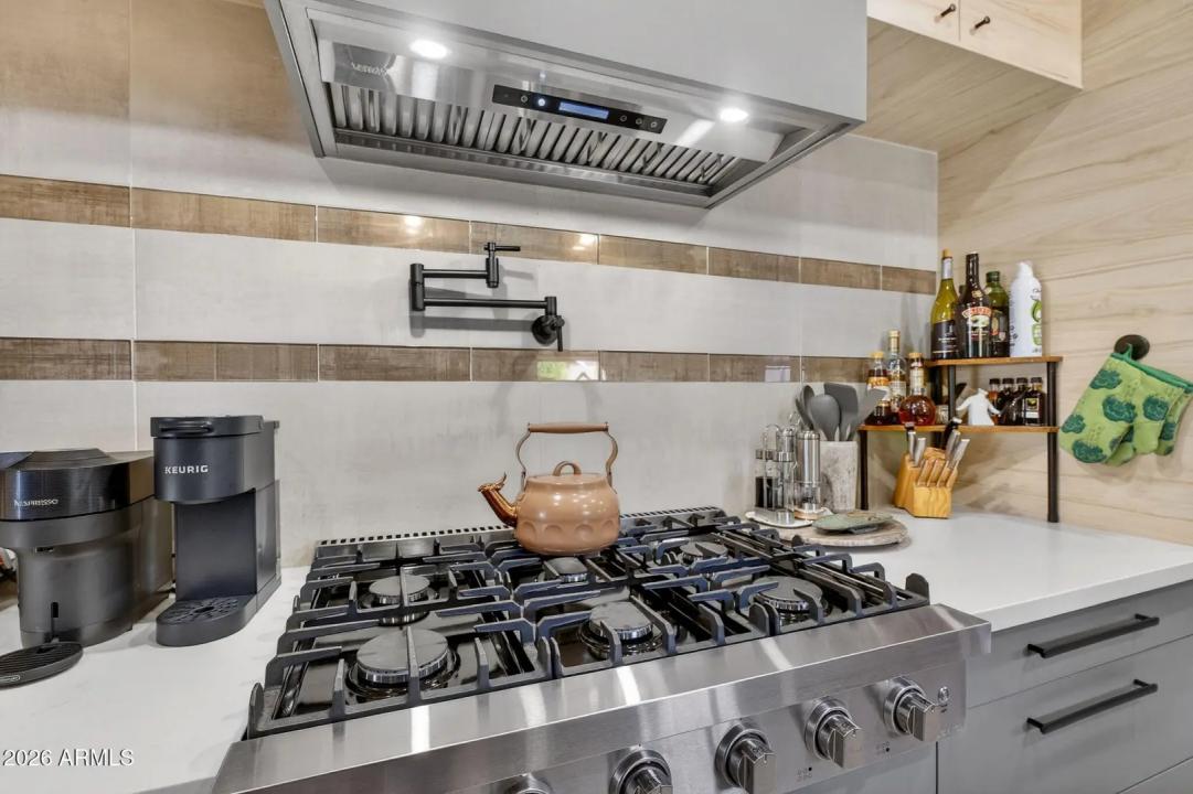 Real Estate Picture 18