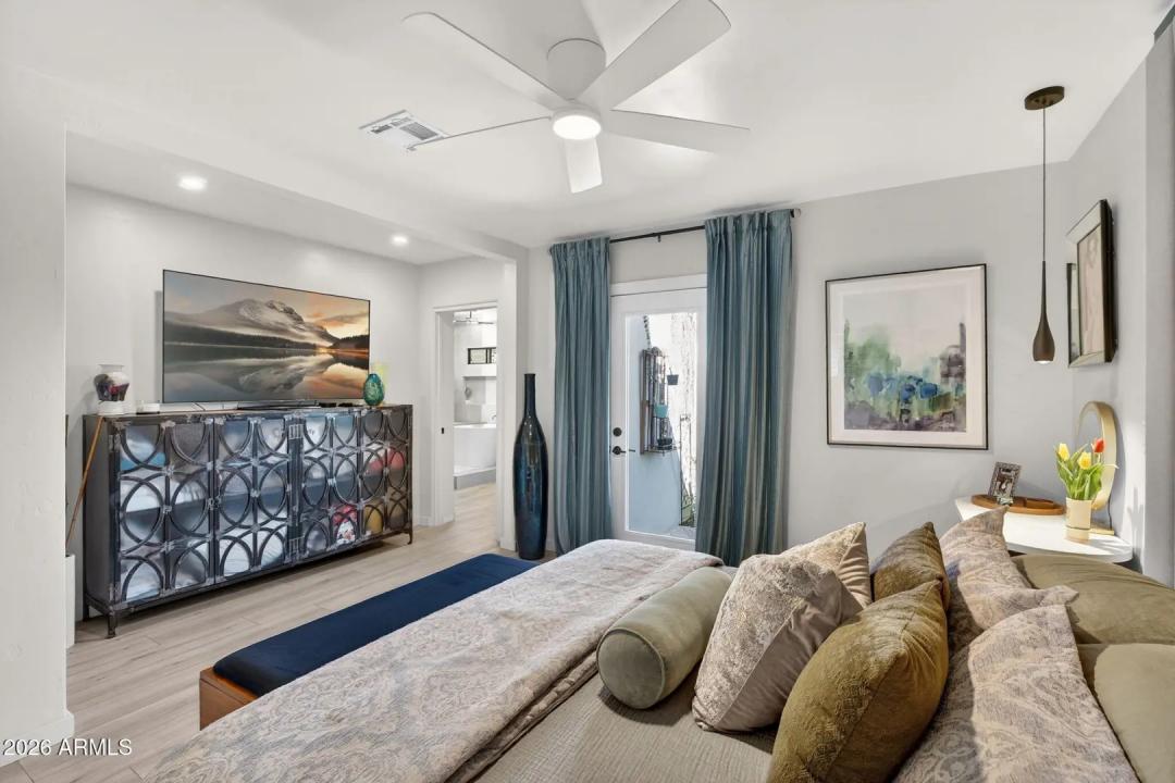 Real Estate Picture 22