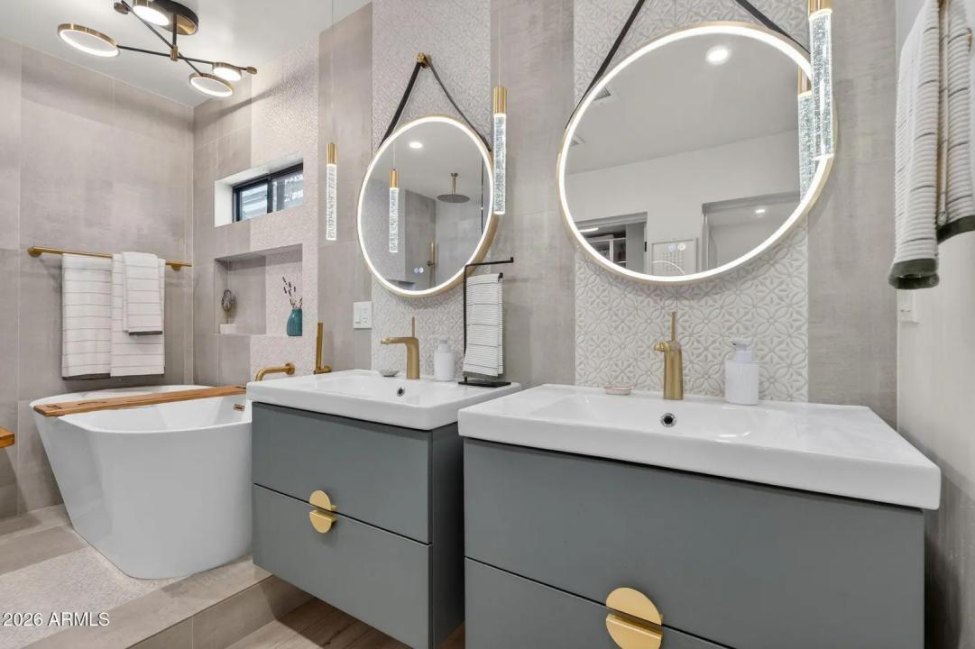 Real Estate Picture 25