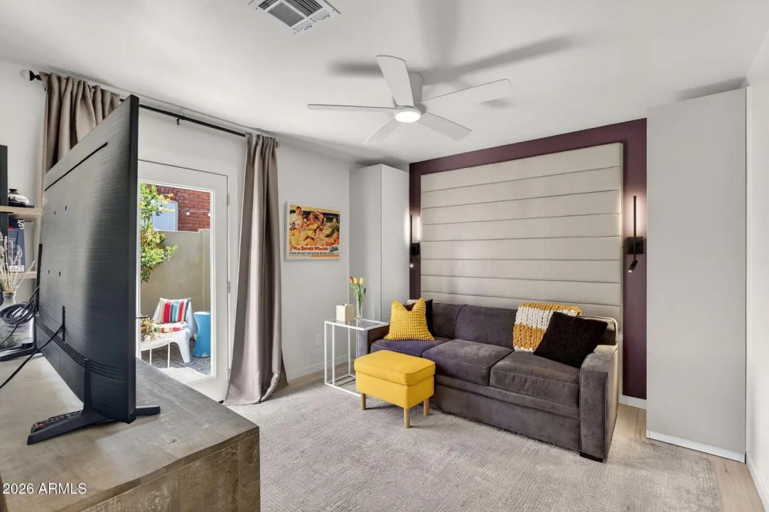 Real Estate Picture 30