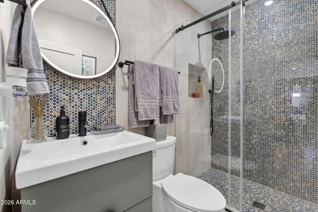 Real Estate Picture 32