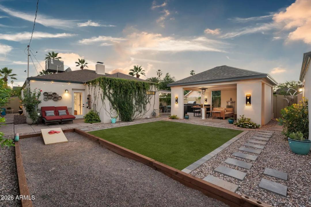 Real Estate Picture 50