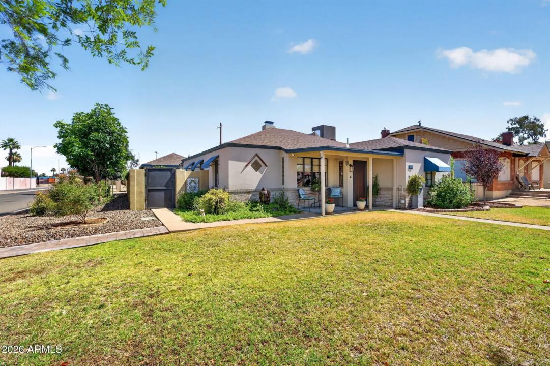 Real Estate Picture 7