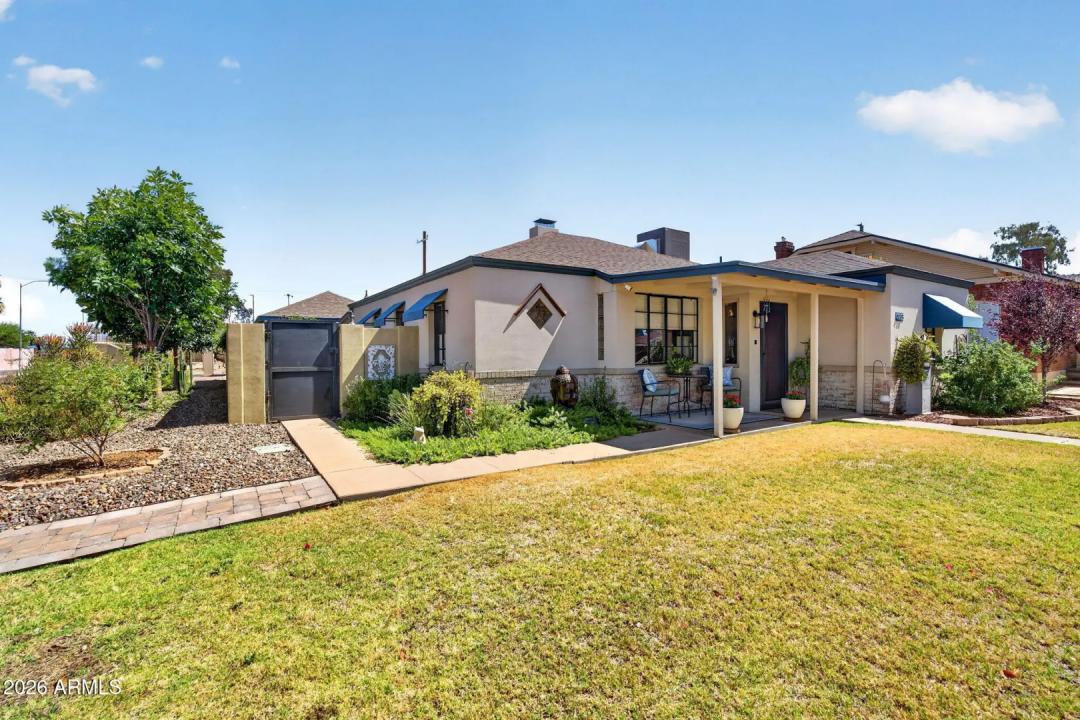 Real Estate Picture 8