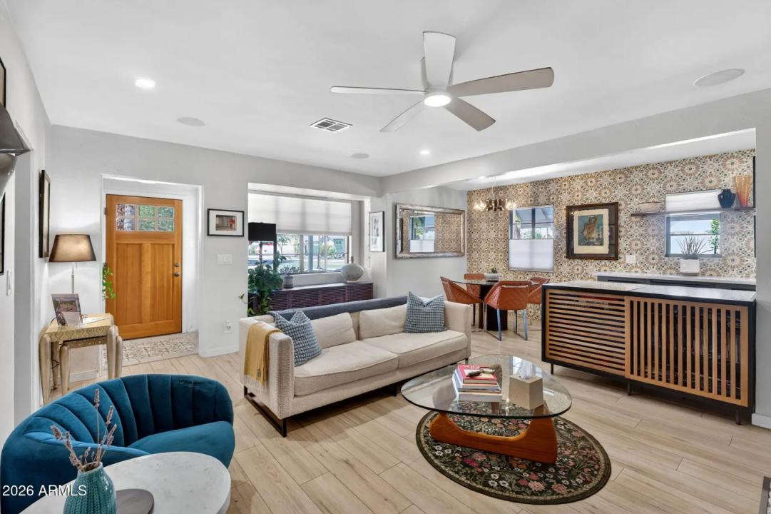 Real Estate Picture 14