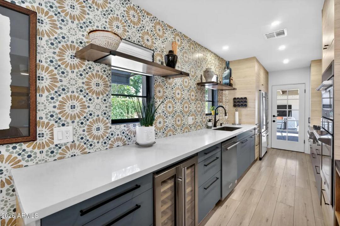 Real Estate Picture 15