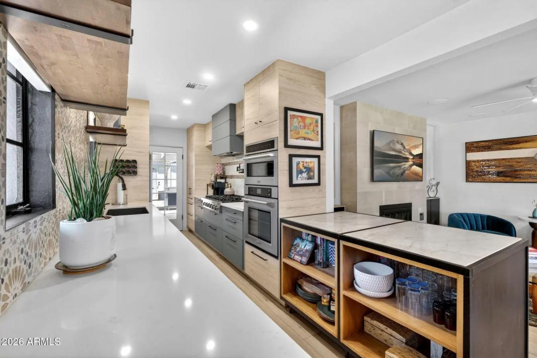 Real Estate Picture 16