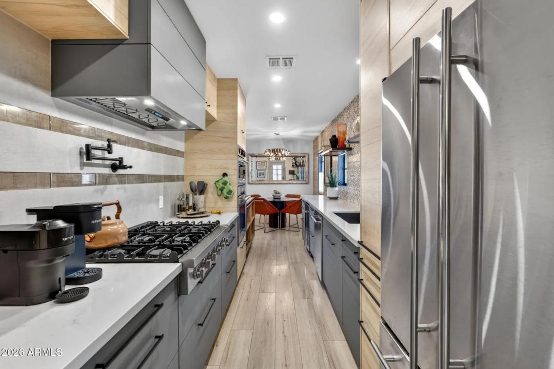 Real Estate Picture 19