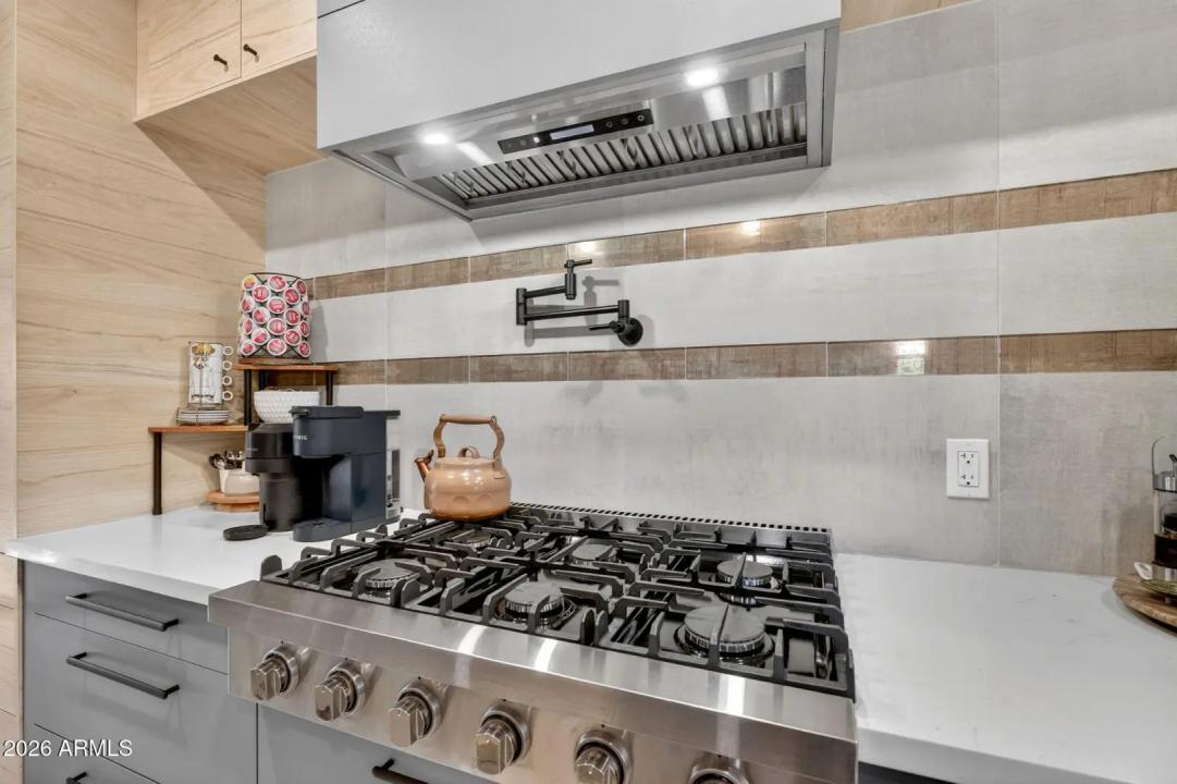 Real Estate Picture 20