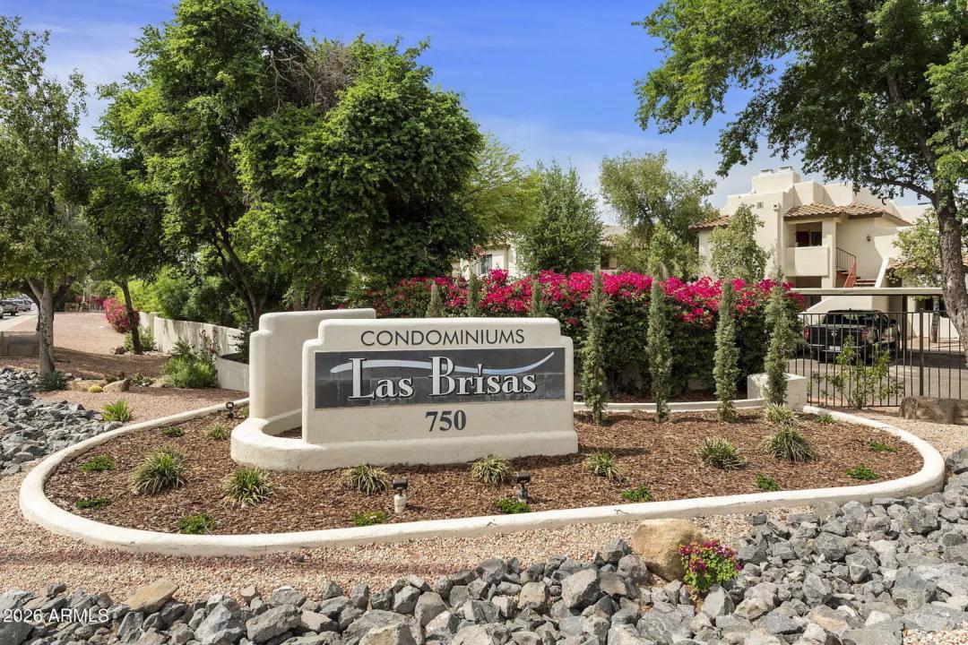 Real Estate Picture 18