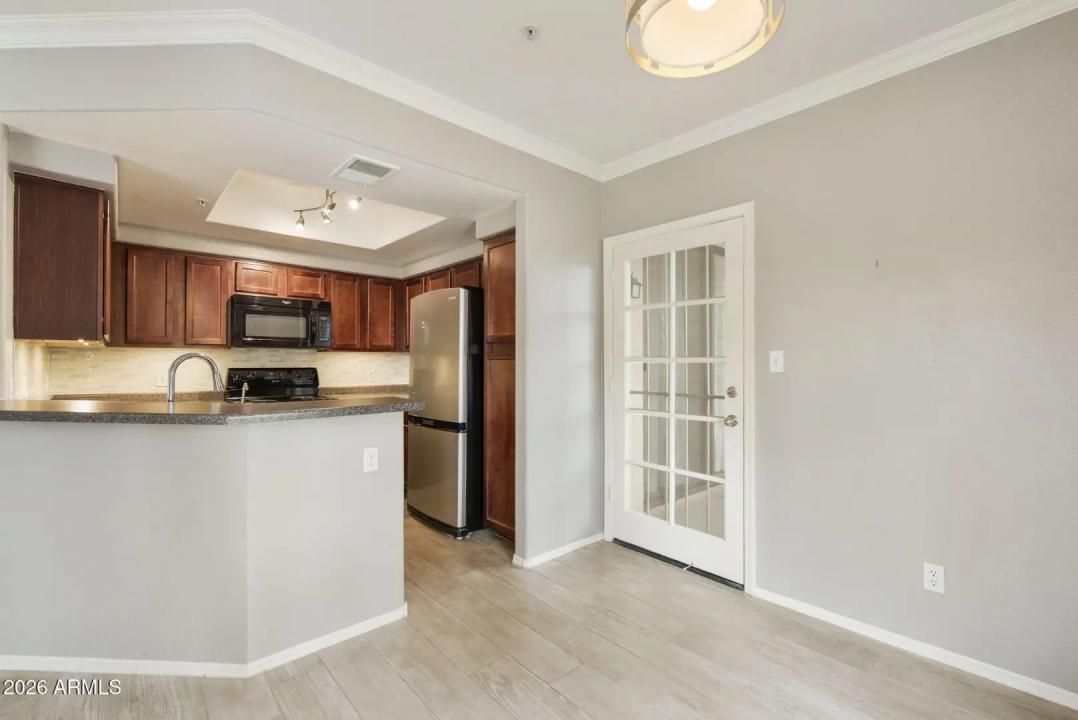 Real Estate Picture 6