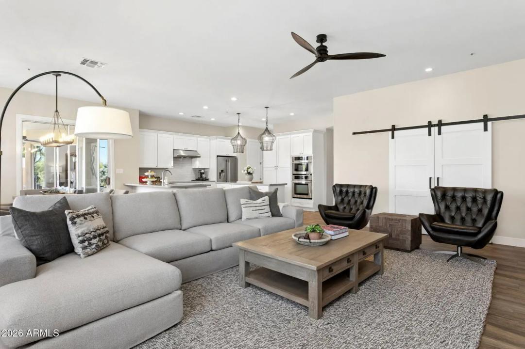 Real Estate Picture 4