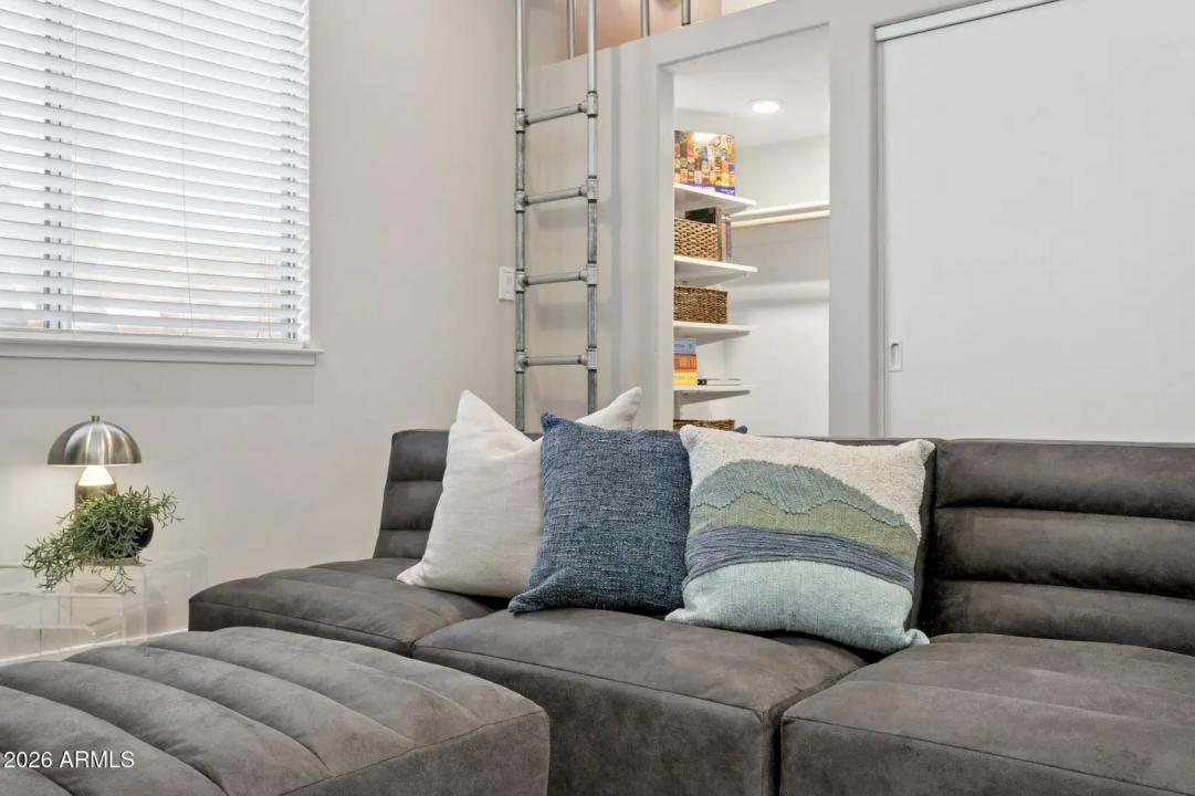 Real Estate Picture 43