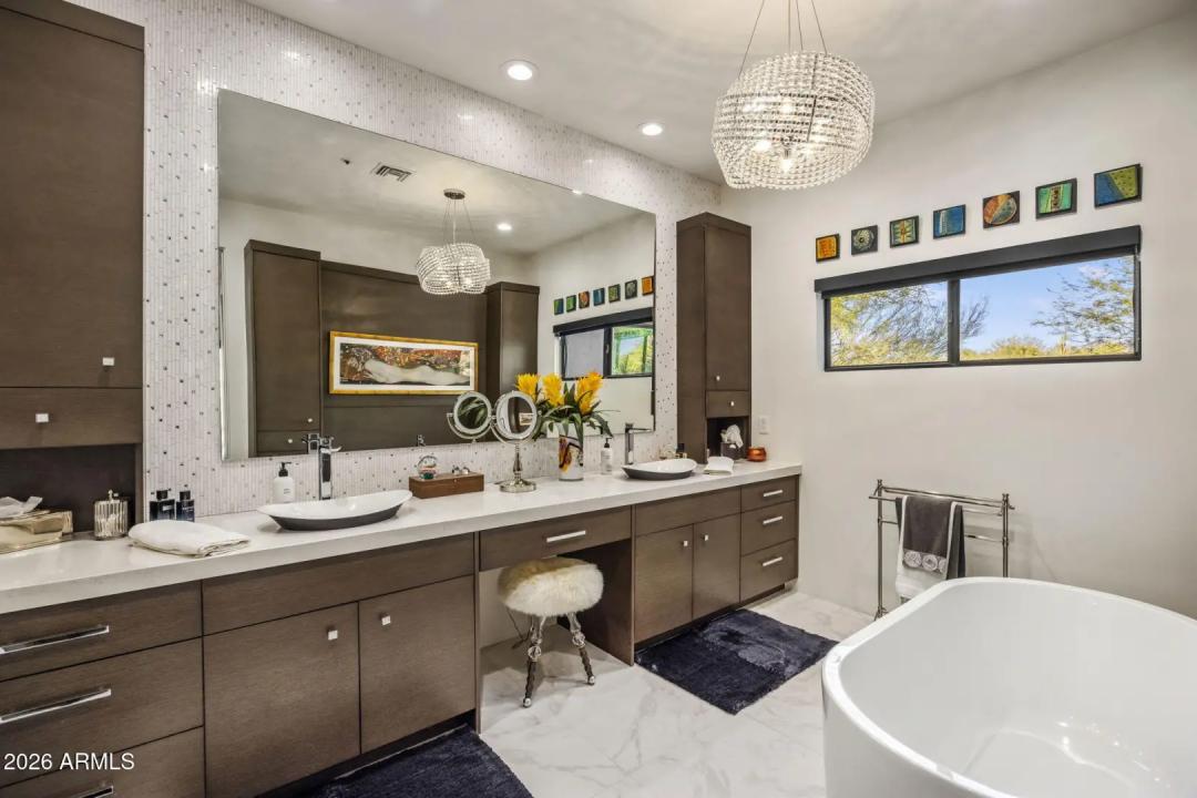 Real Estate Picture 24