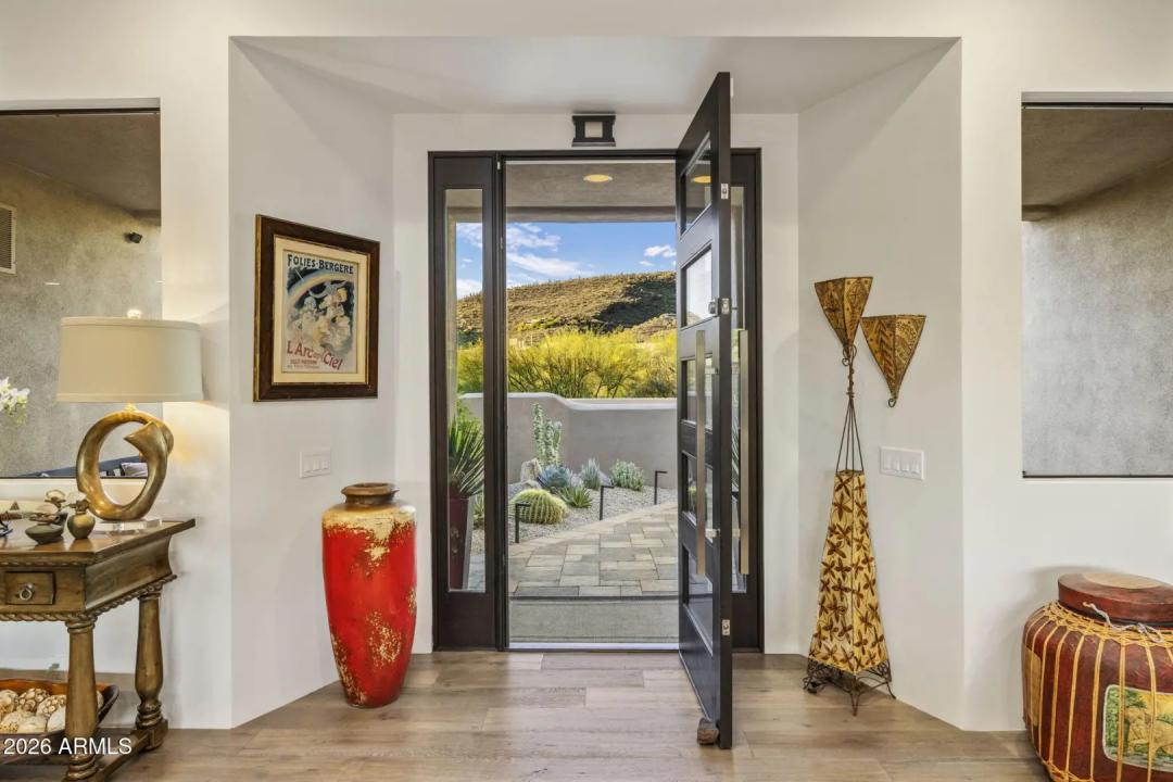 Real Estate Picture 4