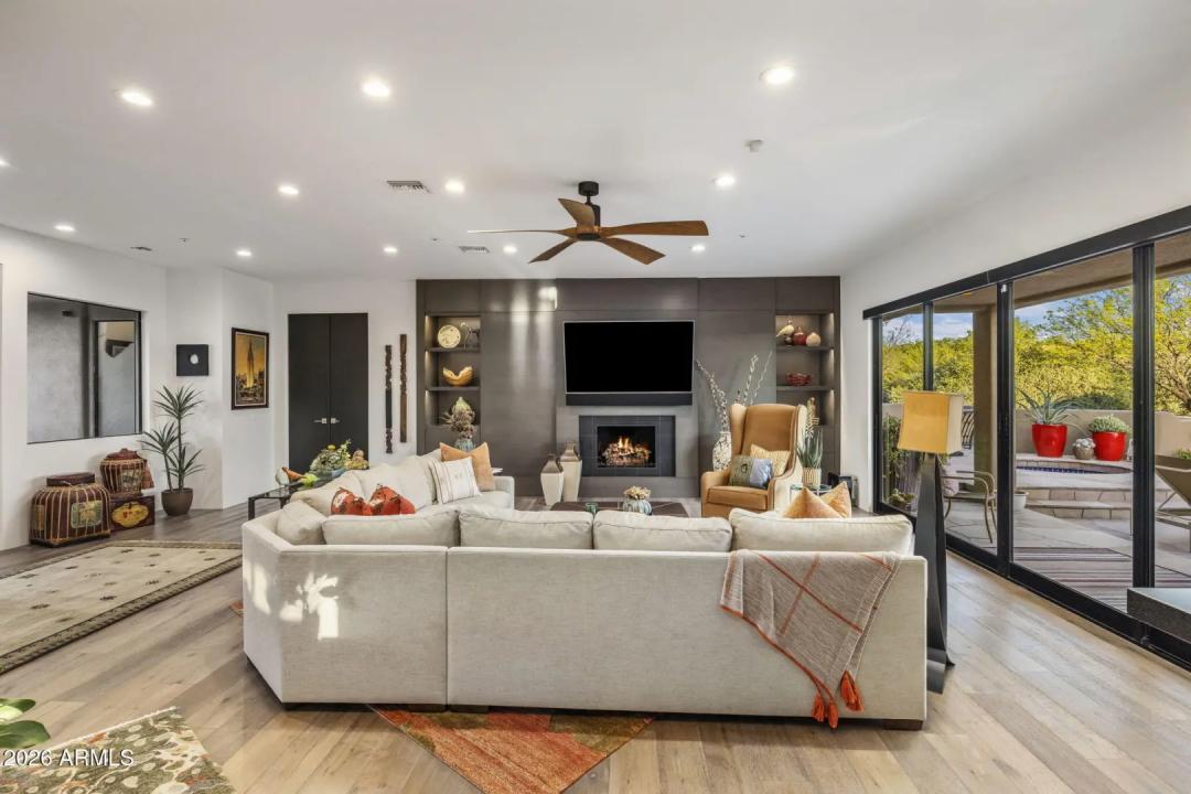 Real Estate Picture 7