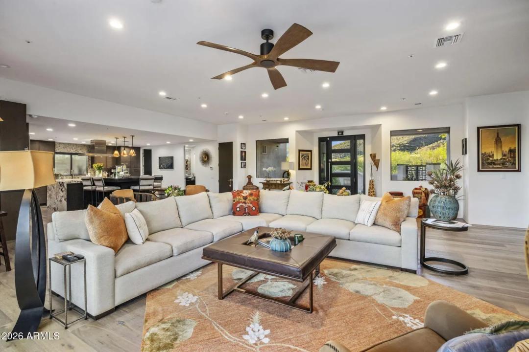 Real Estate Picture 8