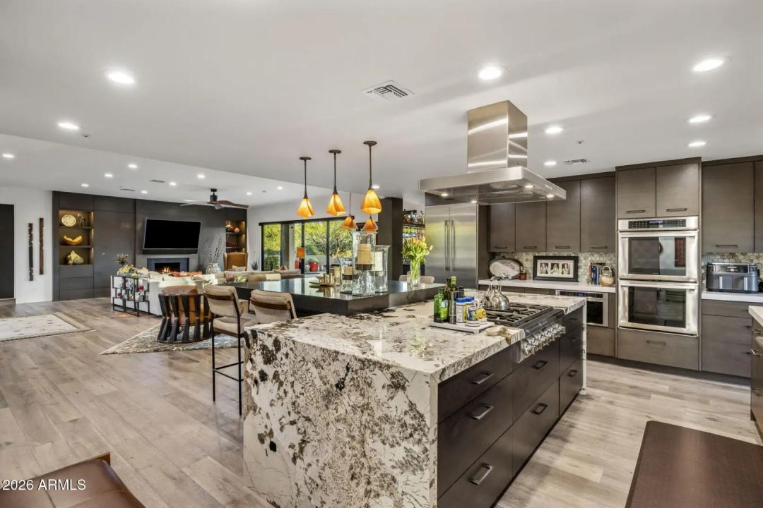 Real Estate Picture 13