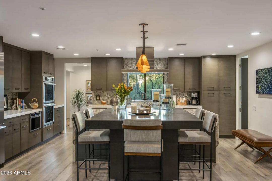 Real Estate Picture 14