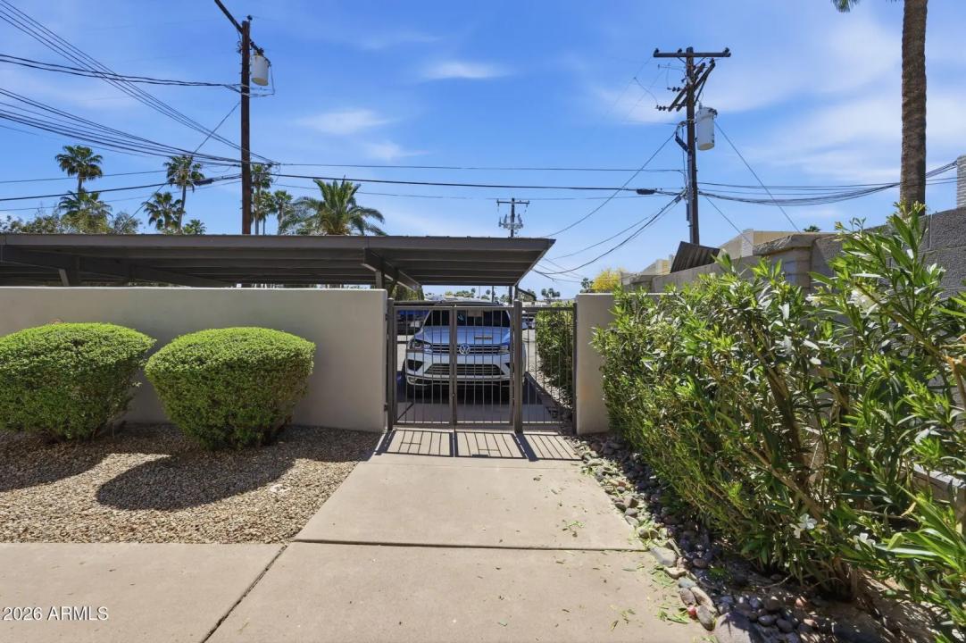 Real Estate Picture 33