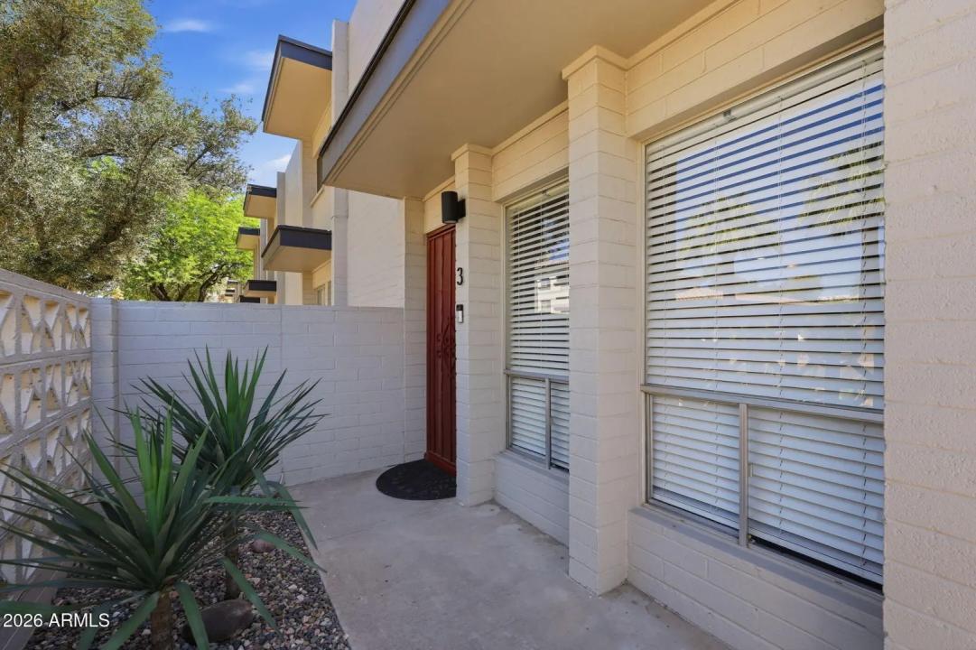 Real Estate Picture 4