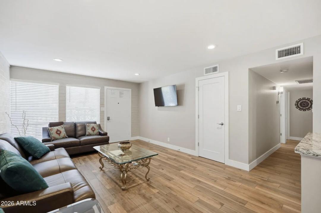 Real Estate Picture 7