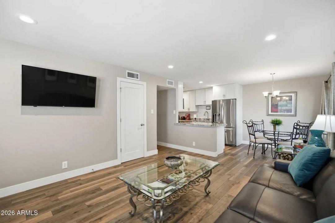 Real Estate Picture 9