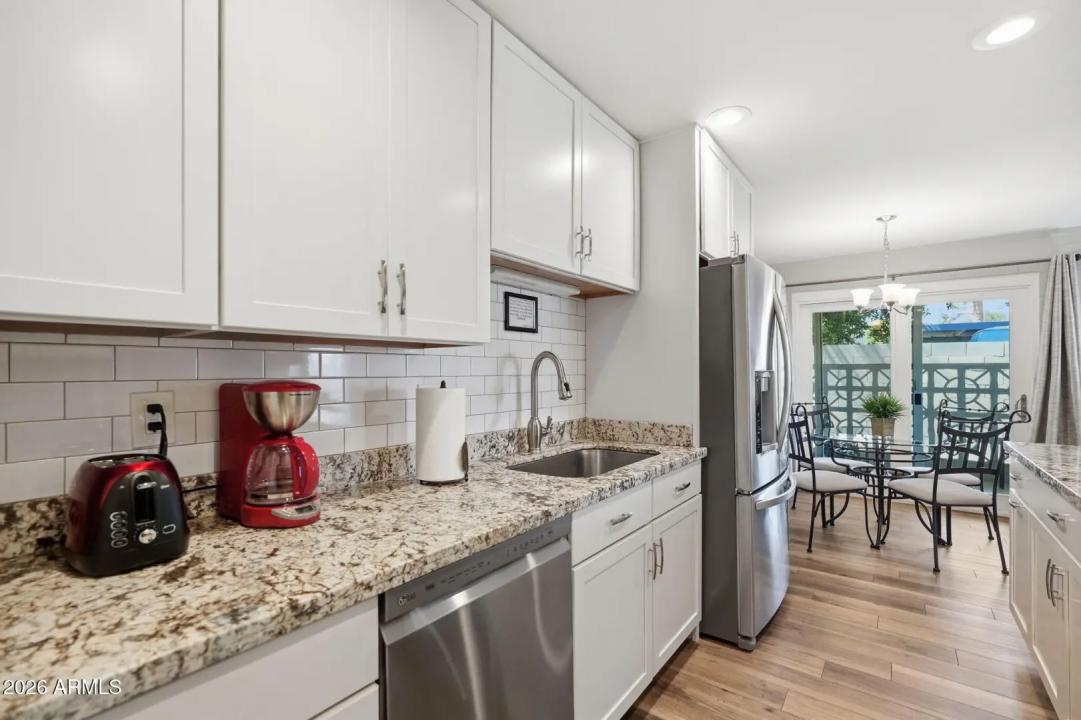 Real Estate Picture 14