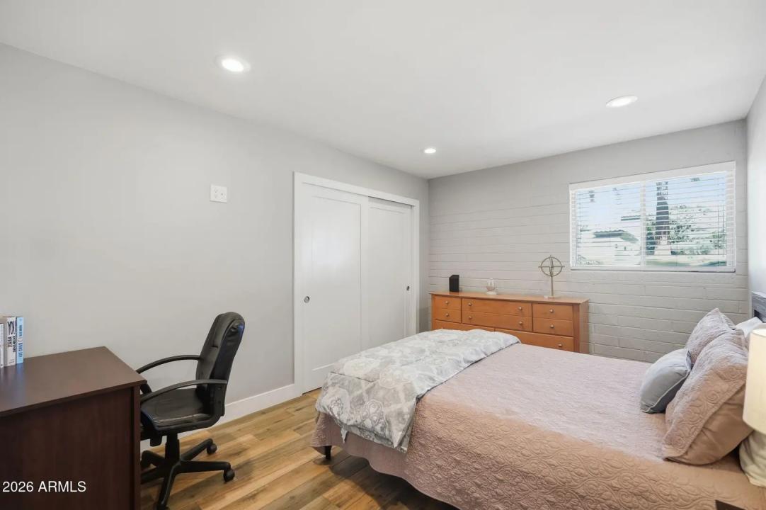 Real Estate Picture 20