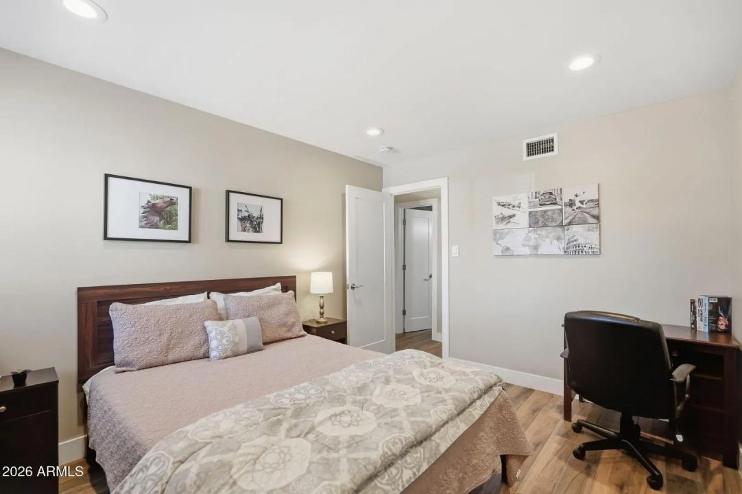 Real Estate Picture 21