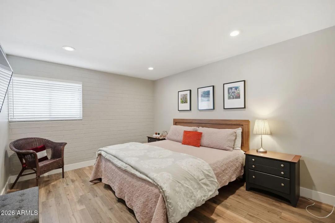 Real Estate Picture 15