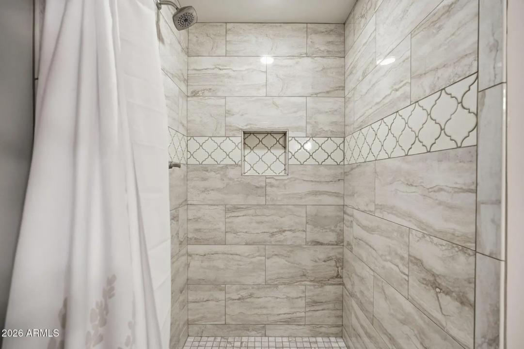 Real Estate Picture 19