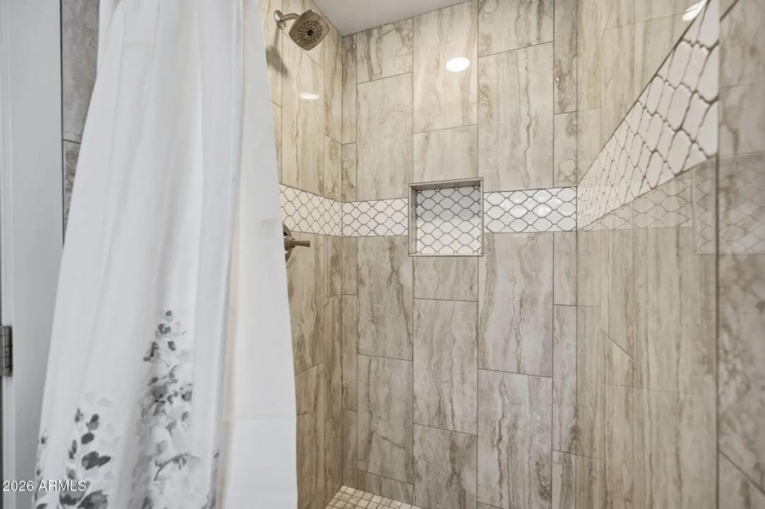 Real Estate Picture 24