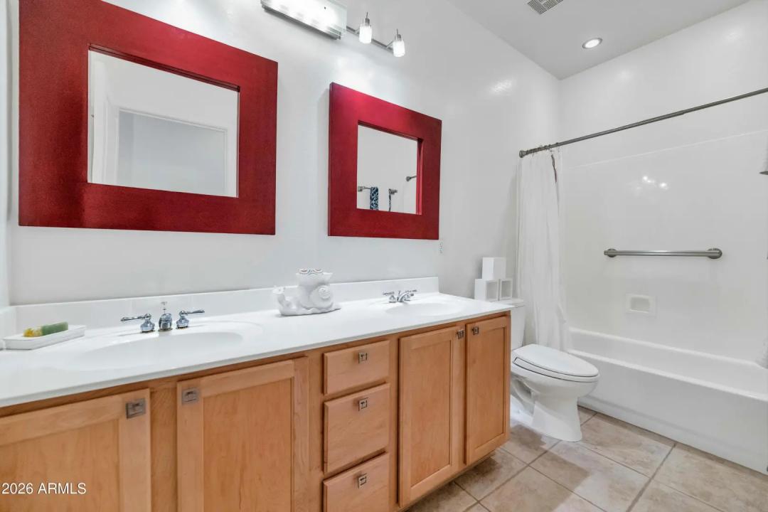 Real Estate Picture 22