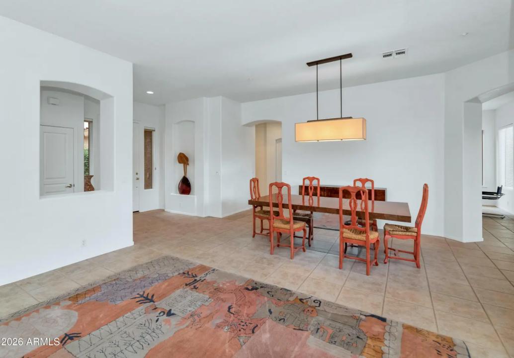 Real Estate Picture 11