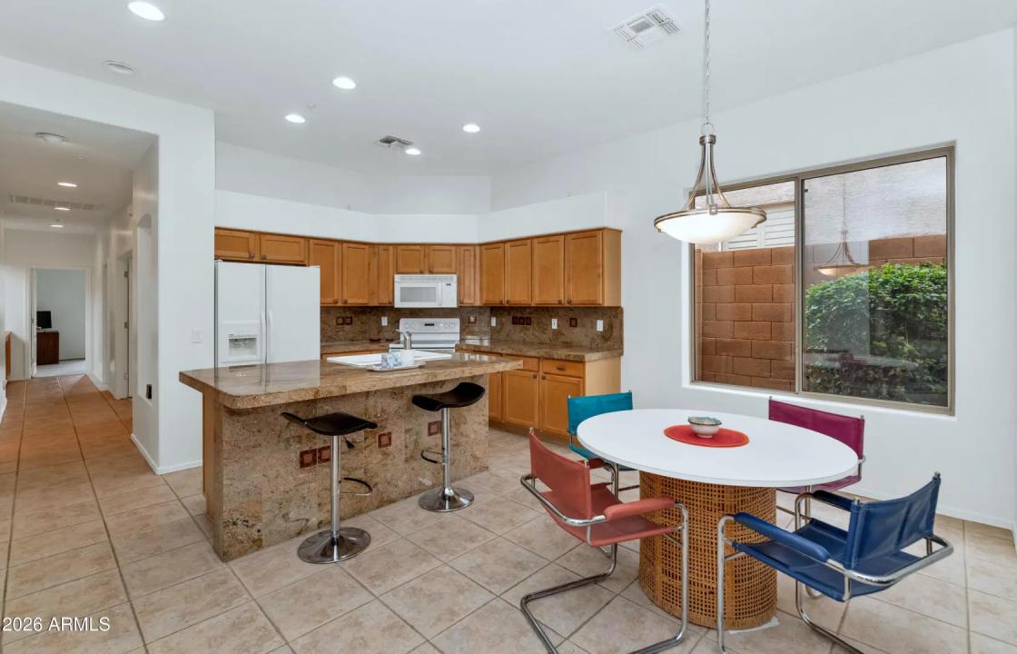 Real Estate Picture 5